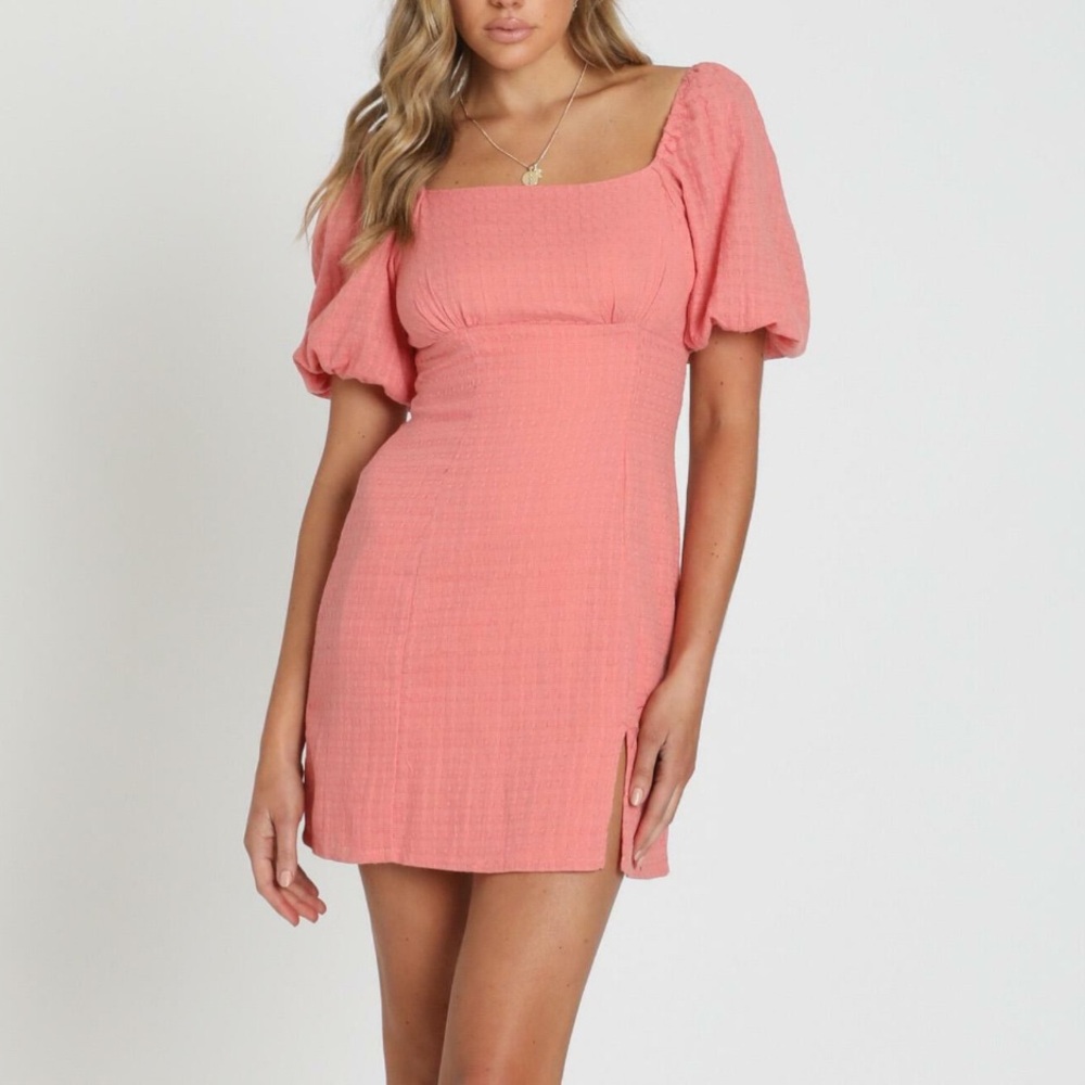 ELECTRIC BABE SQUARE NECK PUFF SLEEVE MINI DRESS IN CORAL